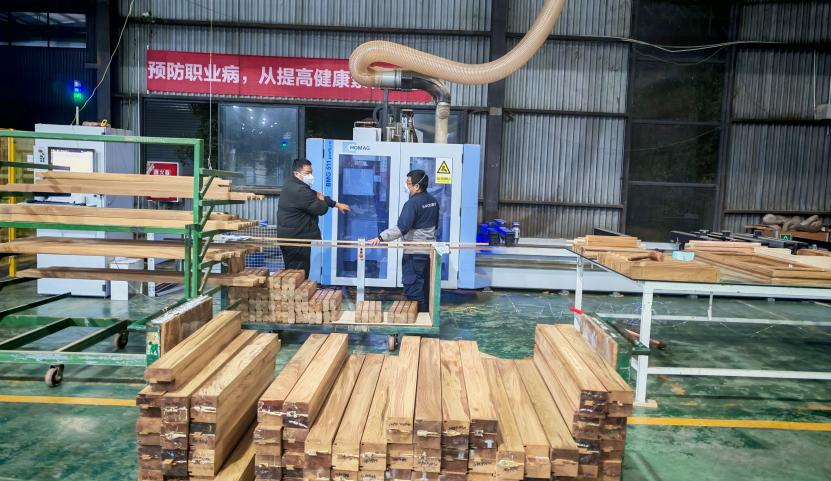 തടി വാതിൽ & ജനൽ പ്രൊഫൈലുകളുടെ പ്രോസസ്സിംഗ് ഫ്ലോ-1 (8)